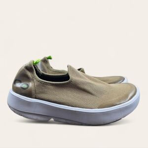 Oofos OMG Tan Workwear Medic Slip-On Comfort Shoes Sneakers Sz 6.5